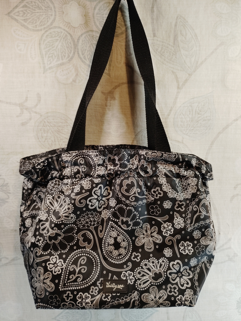 thirty-one Black Paisley Insulated Lunch Tote Bag W/ Drawstring Closure
